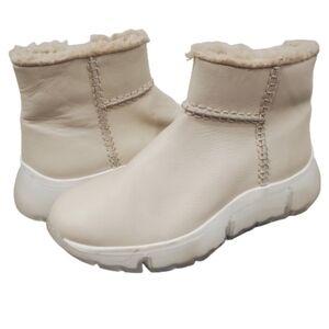 NEW Seychelles Winded Ankle Boots Ivory